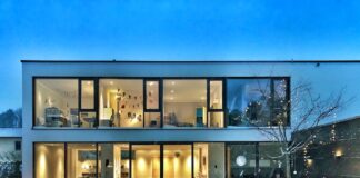 Wady i zalety budowy domu na sprzedaż versus kupna gotowej nieruchomości