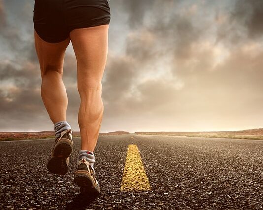 Czy stanie jest lepsze niż siedzenie?