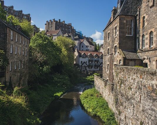 Co jest wyżej dziekan czy rektor?