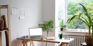 Czego nie może zabraknąć w domowym biurze