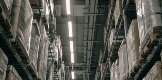 Od własnego garażu do fulfillmentu. Jak policzyć i zoptymalizować koszty magazynowania w e-commerce? magazynowanie
